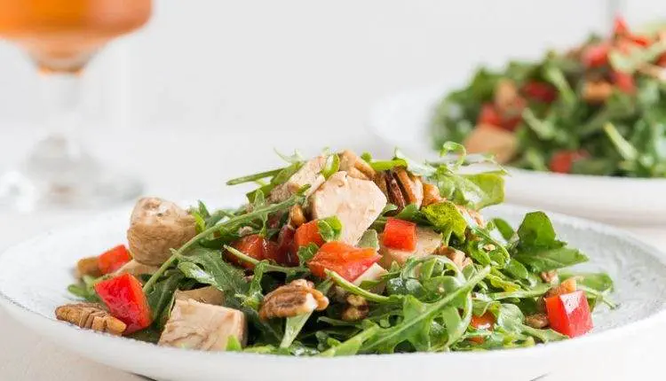 Salads are made of many green and colorful vegetables: Benefits of Eating Salad Daily